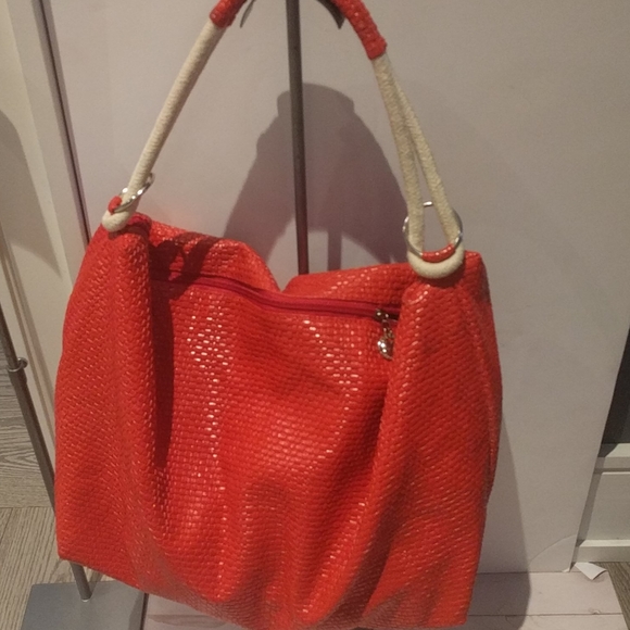 🌺Red faux leather bag by Black lutoe🍀🍀 - Picture 4 of 6